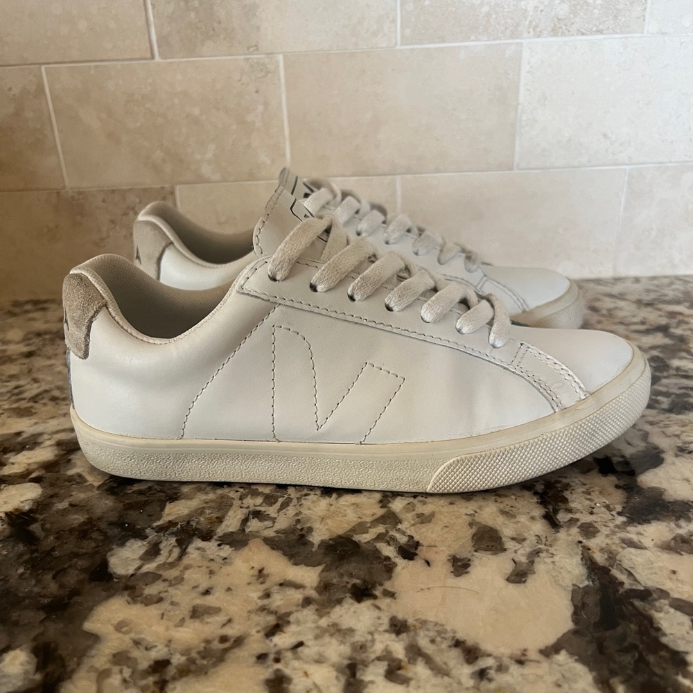 Veja Esplar Size 36 Sneaker